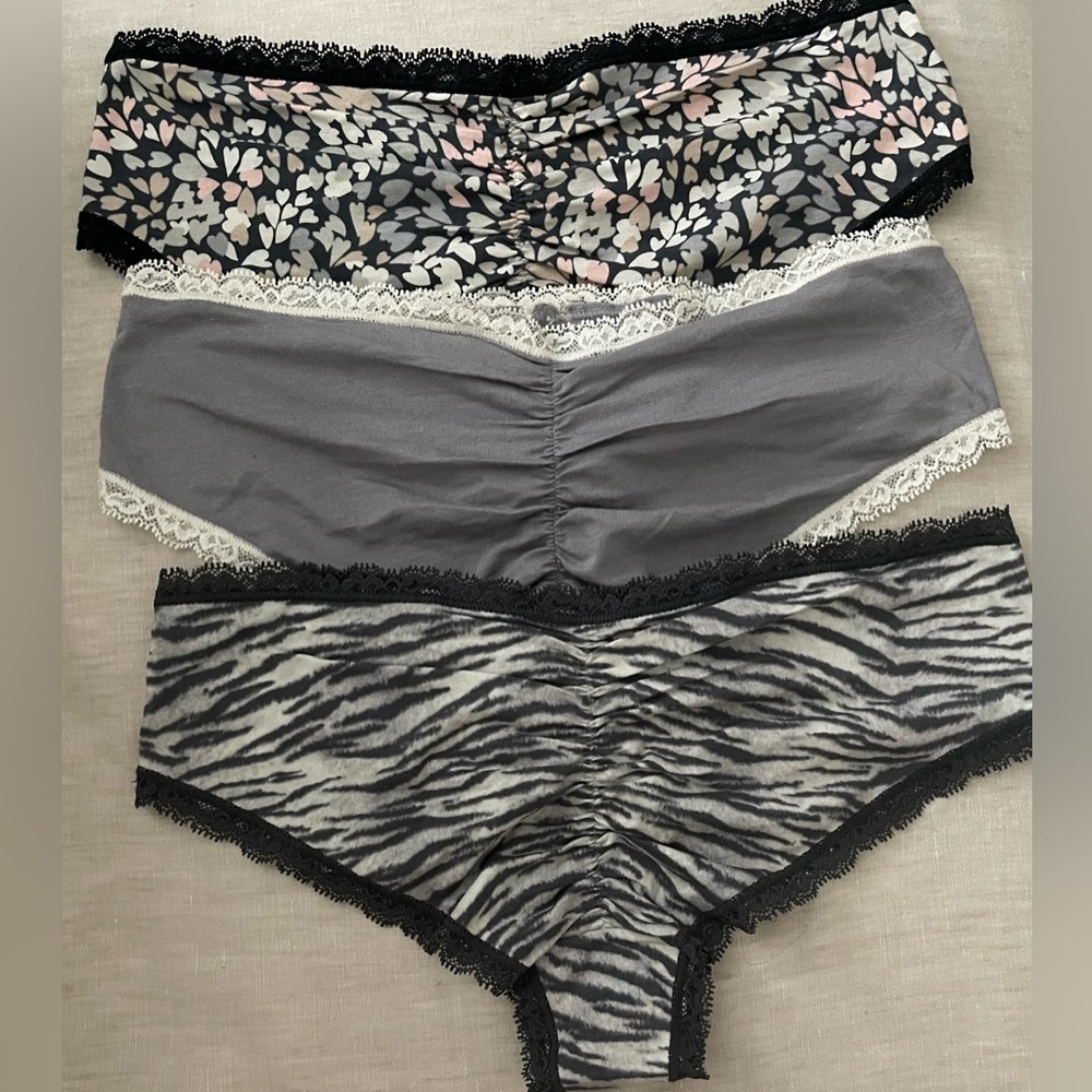 Victoria Secret Bundle of 3 Cotton Hip-Hugger Panties Size Small - Picture 3 of 3